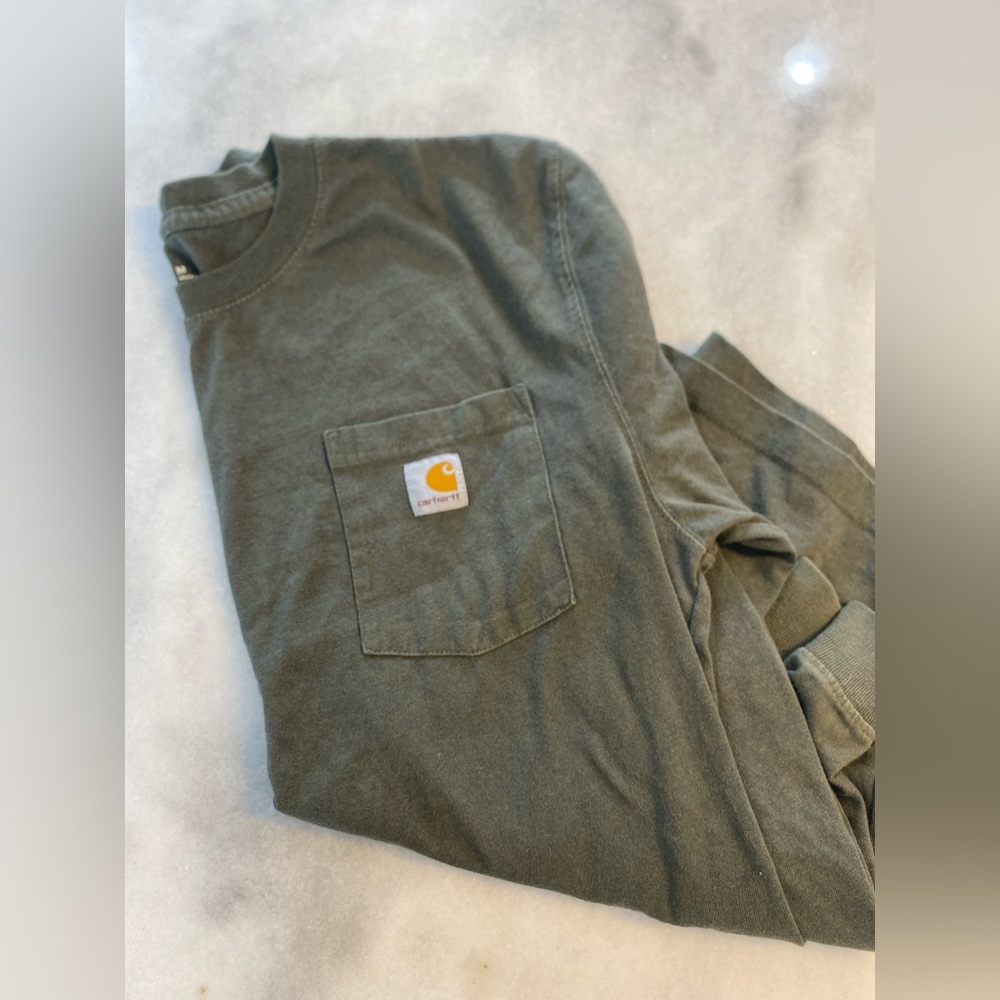 Men’s Medium, Og fit, green carhartt long sleeve